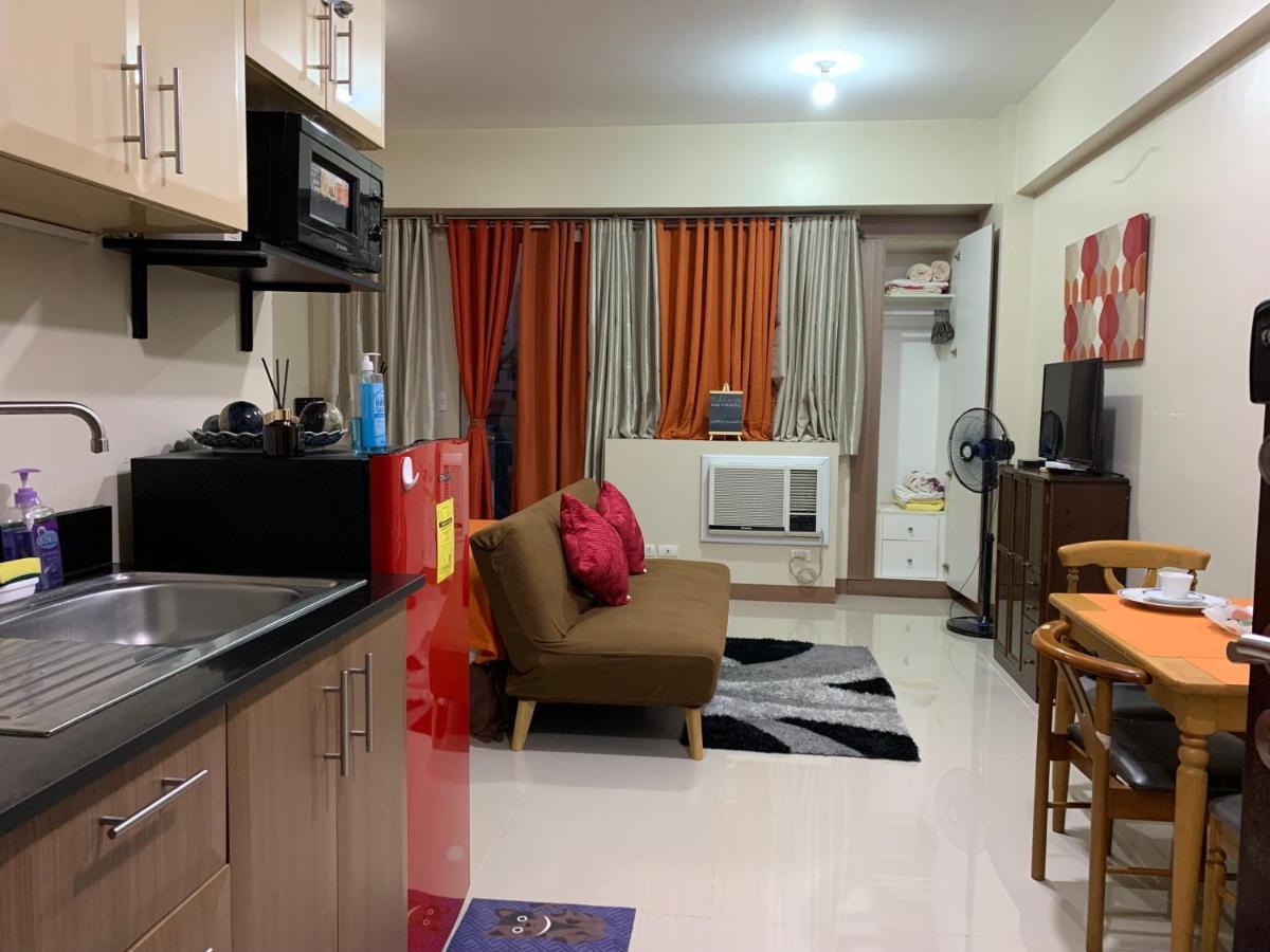 One Palm Tree Villas Condominium - Studio 2Nd Fl With Balcony - Across Terminal 3 Airport Pasay Exteriér fotografie