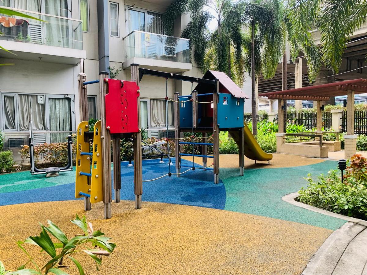 One Palm Tree Villas Condominium - Studio 2Nd Fl With Balcony - Across Terminal 3 Airport Pasay Exteriér fotografie