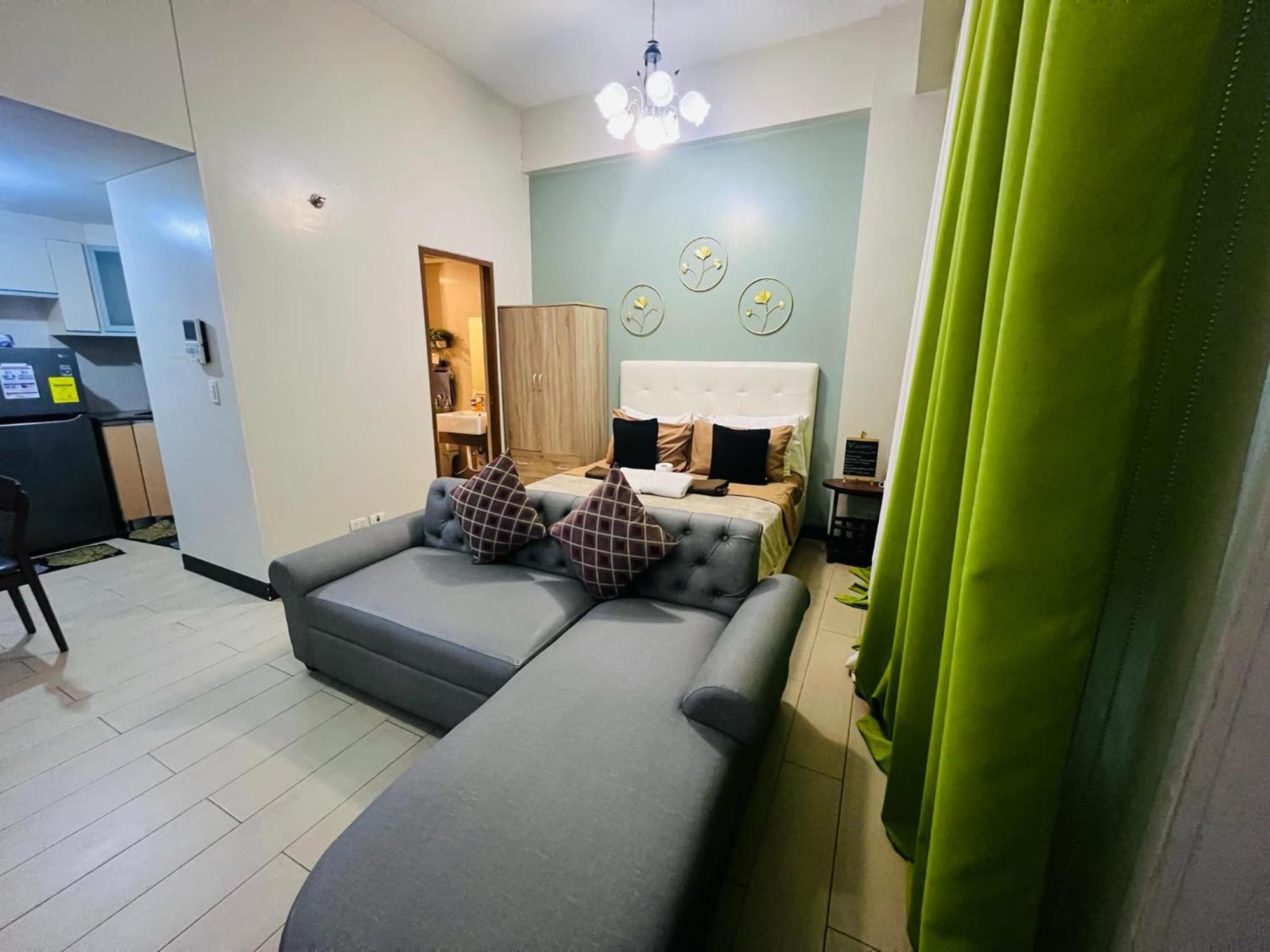 One Palm Tree Villas Condominium - Studio 2Nd Fl With Balcony - Across Terminal 3 Airport Pasay Exteriér fotografie